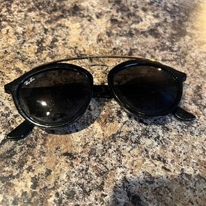 Ray Ban’s Women’s Sunglasses